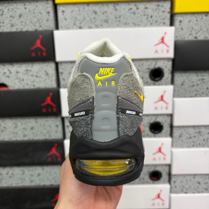 Air Max 95 x Undefeated - Shanghai"