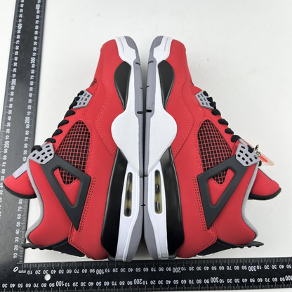 Air Jordan 4 Retro - Toro Bravo