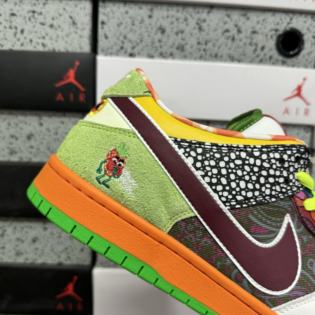 Nike SB Dunk Low - What The Paul