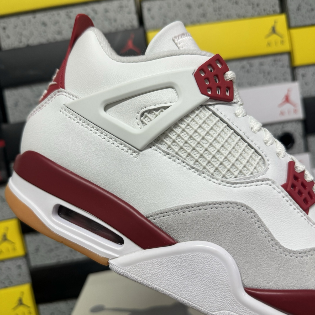 Nike SB x Air Jordan 4 Retro SP - Varsity Red