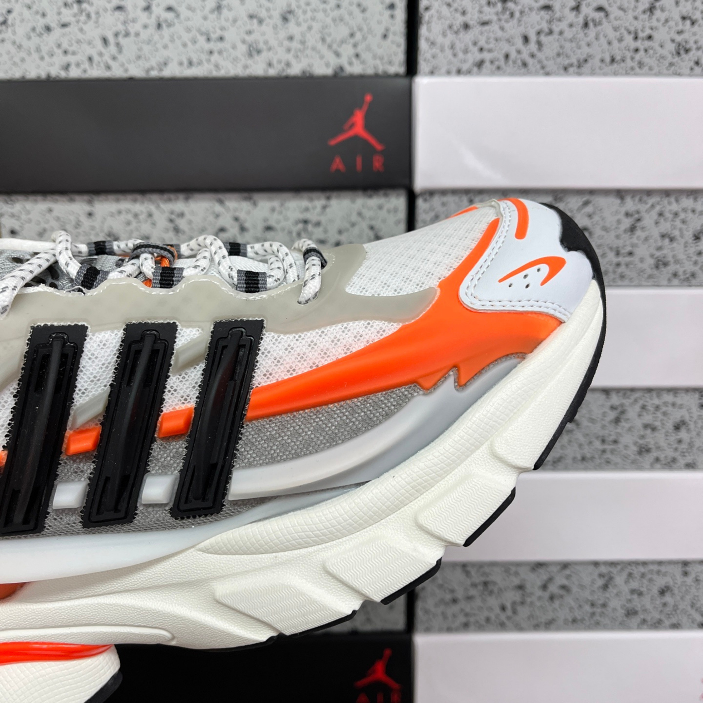 Pharrell Williams x Adidas Adistar Jellyfish  - Focus Olive Orange