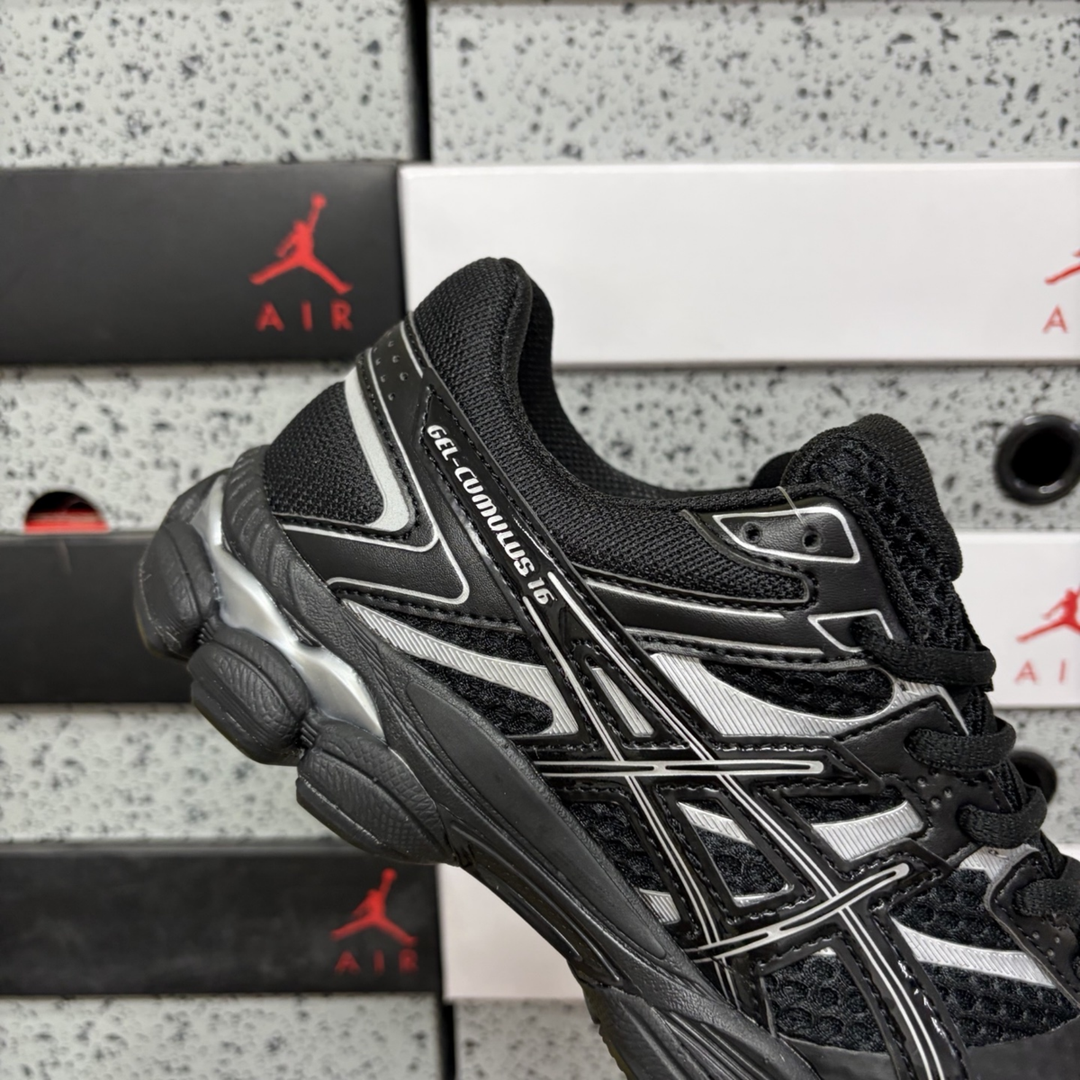 Asics Gel Cumulus 16 - Black Pure Silver