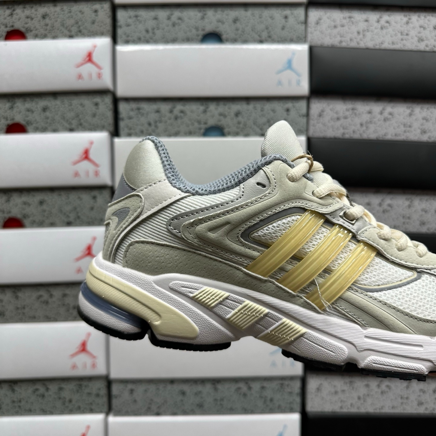 Adidas Response CL - Grey One Cream White Solar Gold