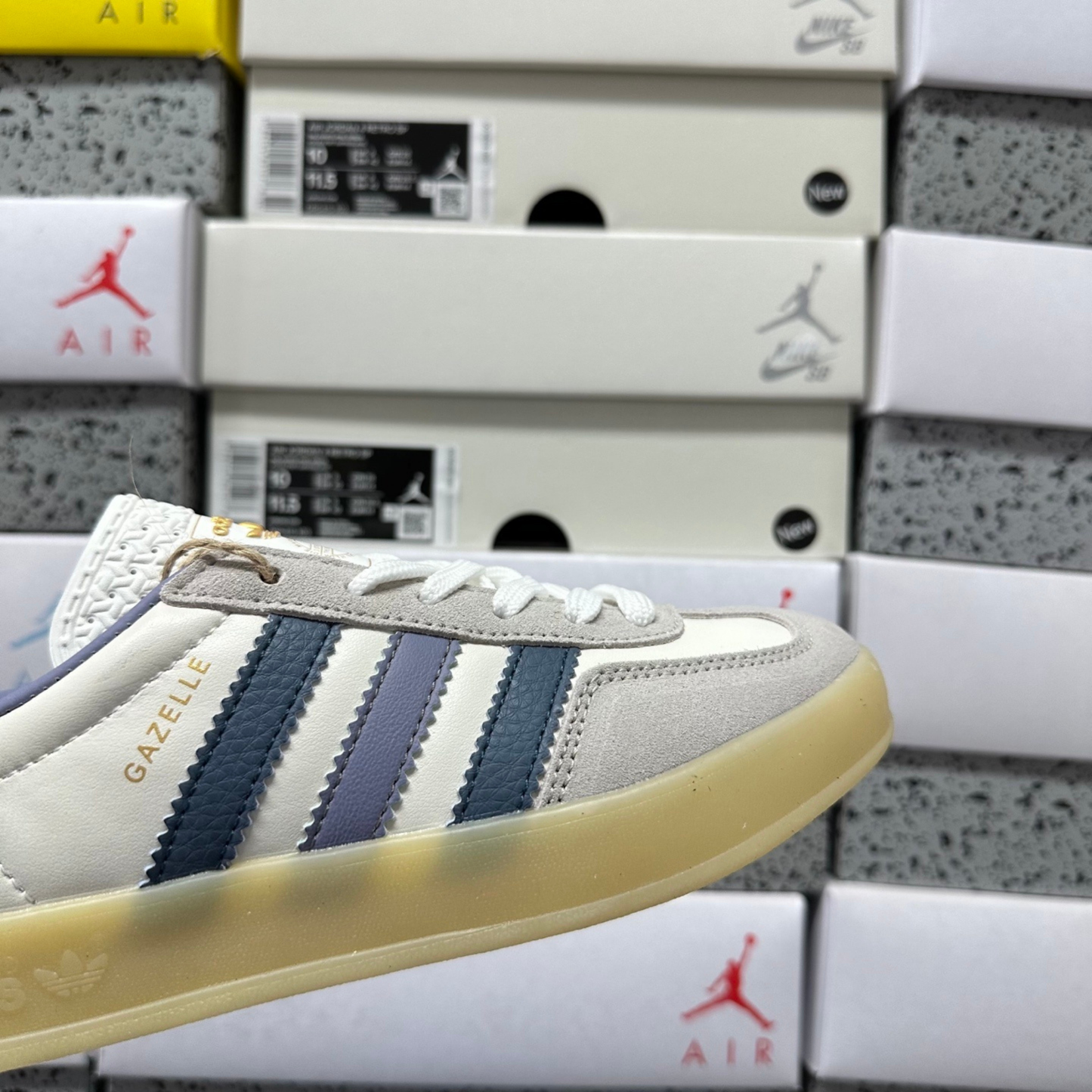 Adidas Gazelle Indoor - White / Preloved Ink / Off White