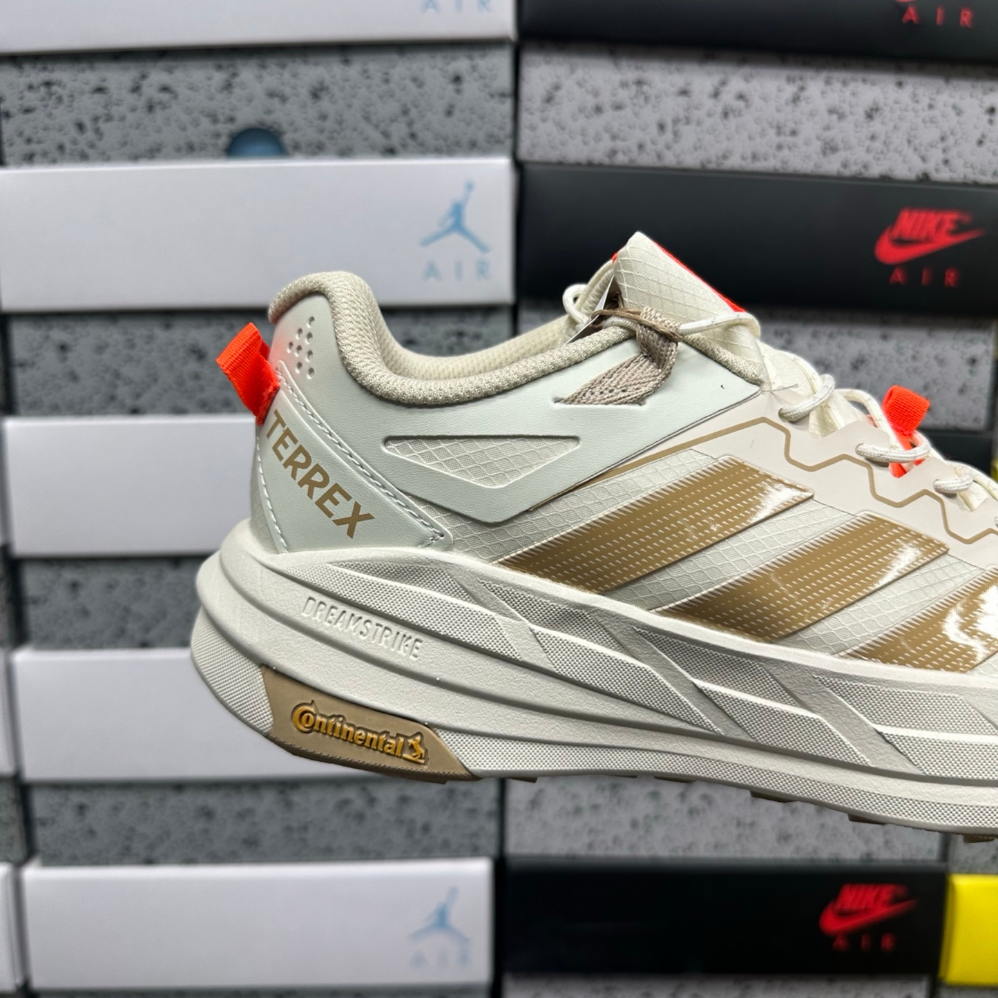 Adidas Terrex  Freehiker LT - Cream/Gold/Orange