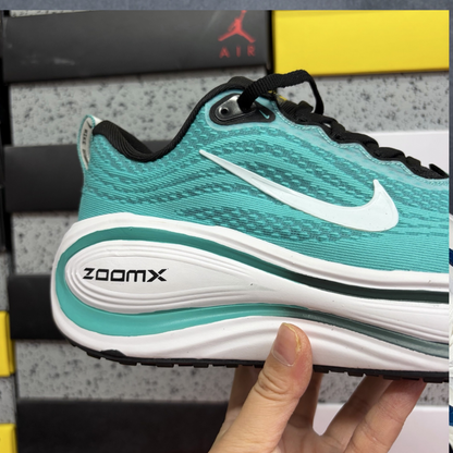 Nike Vomero Plus - Jade Horizon