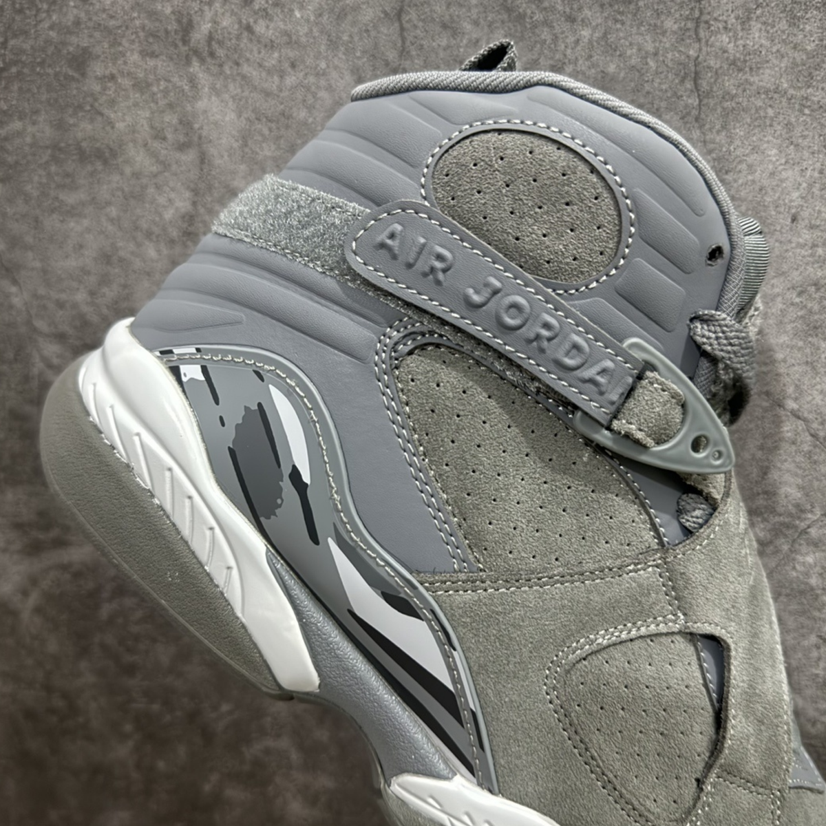 Air Jordan 8 Retro - Cool Grey