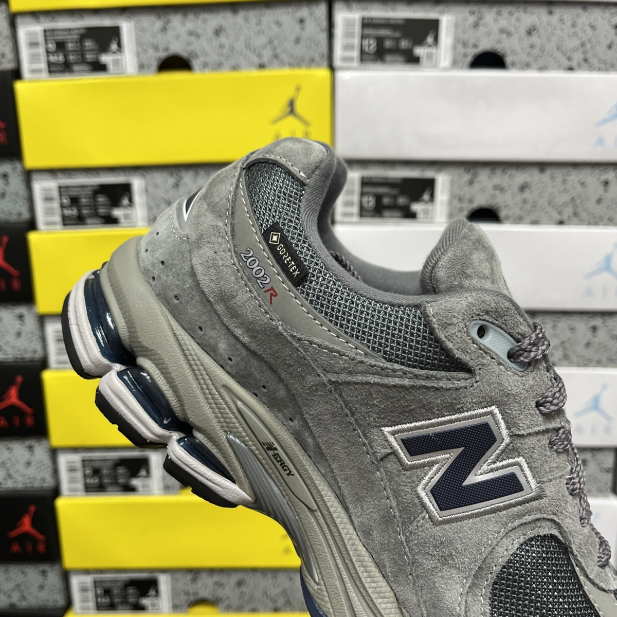 New Balance 2002R - Gore-Tex Castlerock Natural Indigo