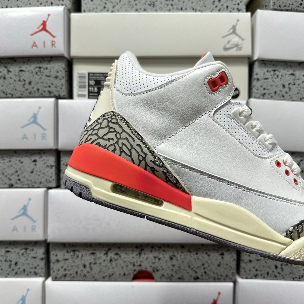 Air Jordan 3 Retro - Georgia Peach