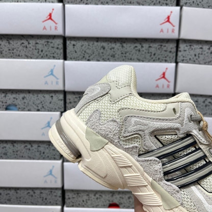 Bad Bunny x Adidas Response CL - Wonder White