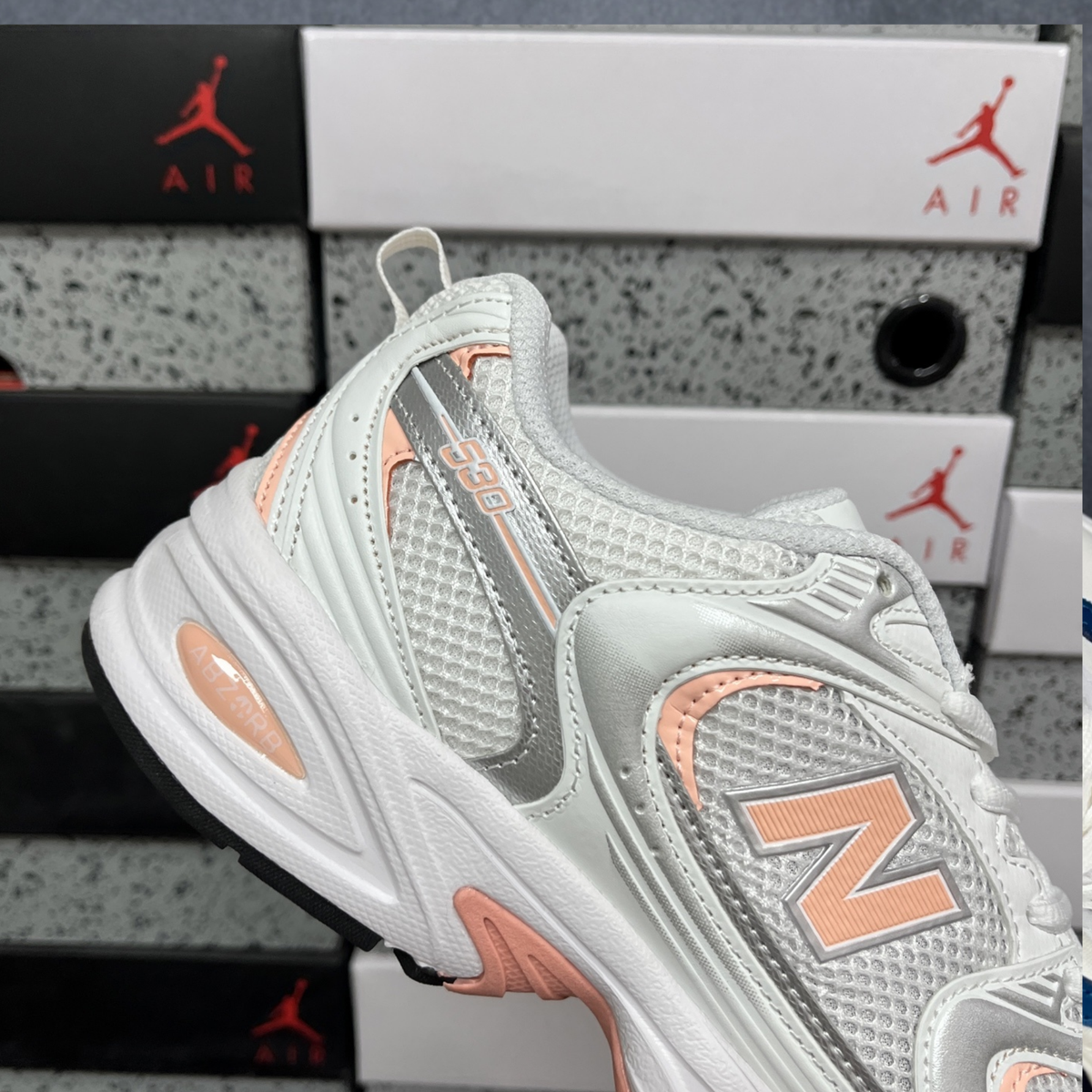 New Balance 530 - White Light Pink
