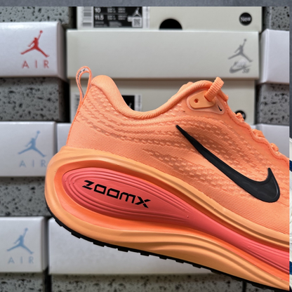 Nike Vomero Plus - Orange Pulse