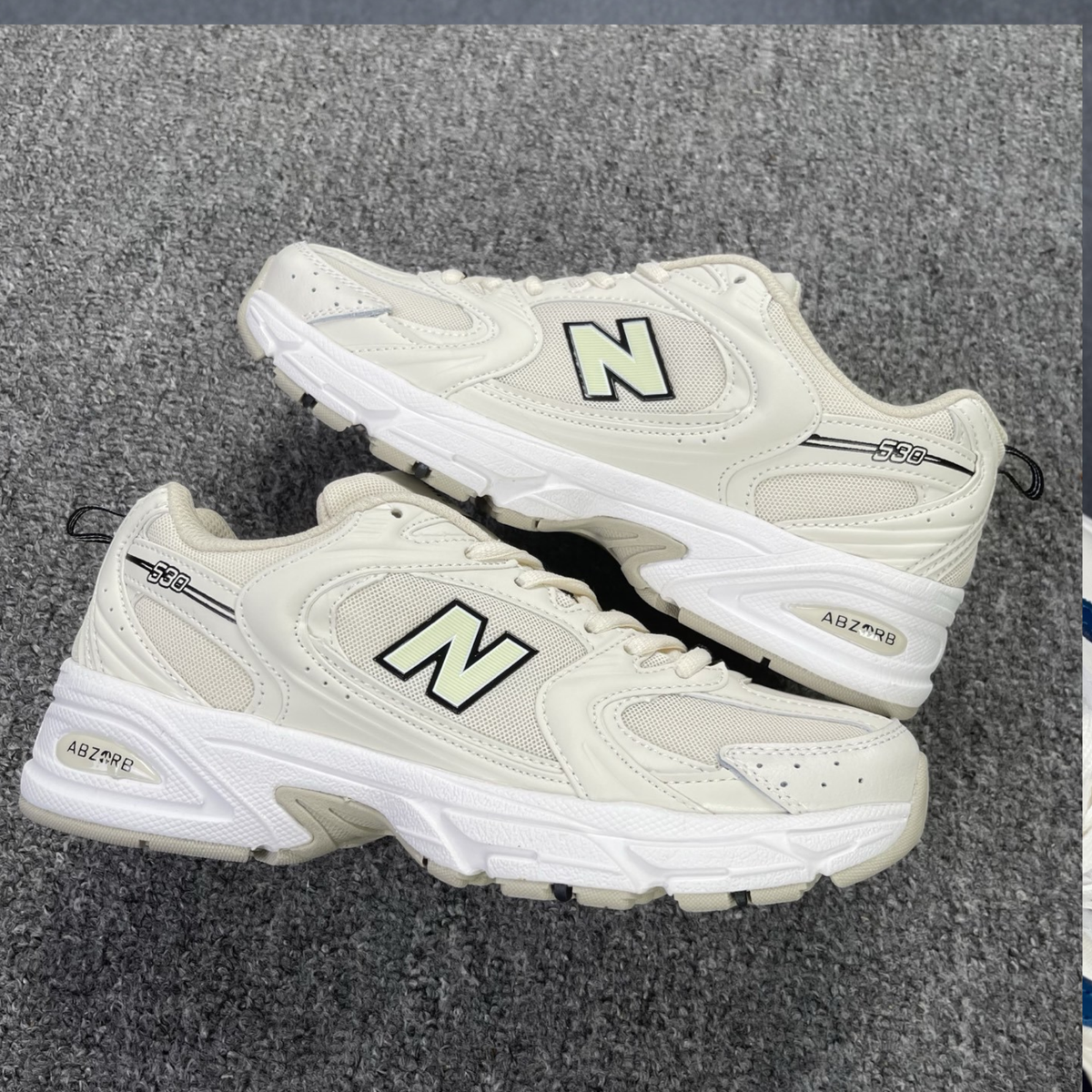 New Balance 530 - Ivory