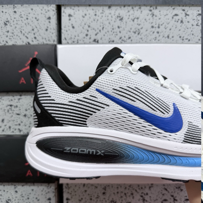 Nike Vomero 18 - White Black Sail Photo Blue