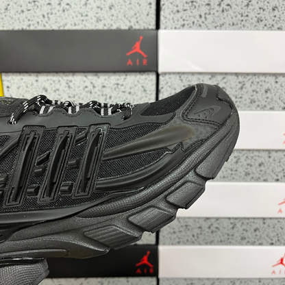 Pharrell Williams x Adidas Adistar Jellyfish  - Triple Black
