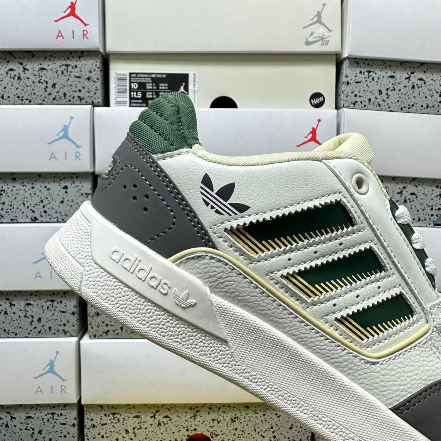 Adidas Drop Step Low 2.0 - White Tint / Collegiate Green / Magic Beige
