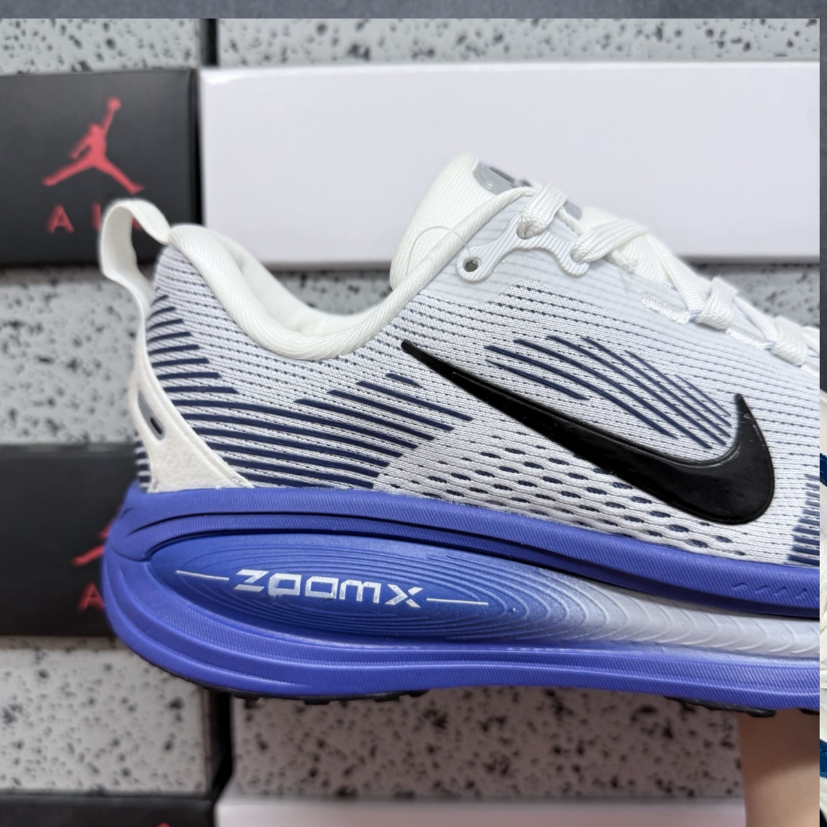 Nike Vomero 18 - White/Blue Tint/Light Marine