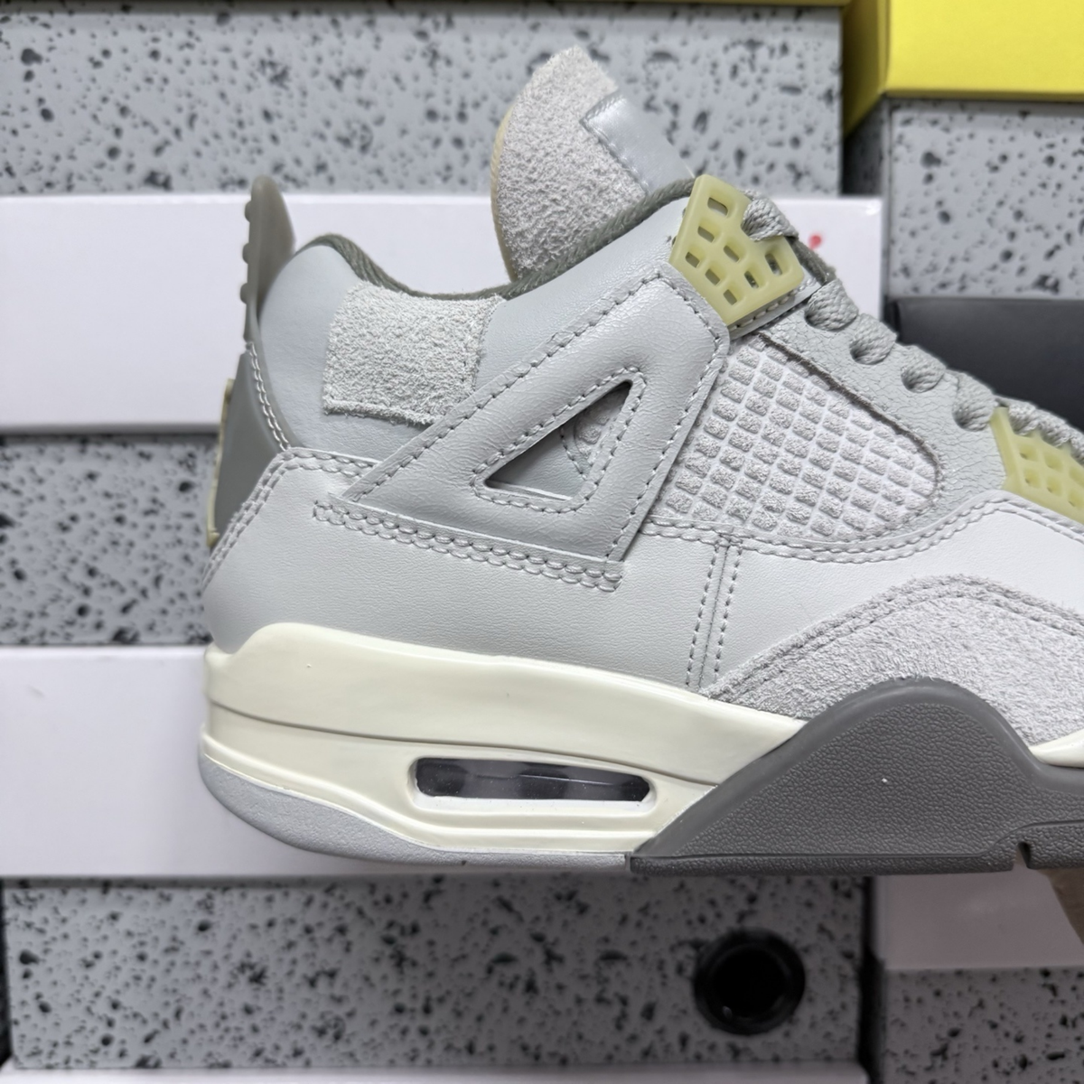 Air Jordan 4 Retro SE - Craft Photon Dust