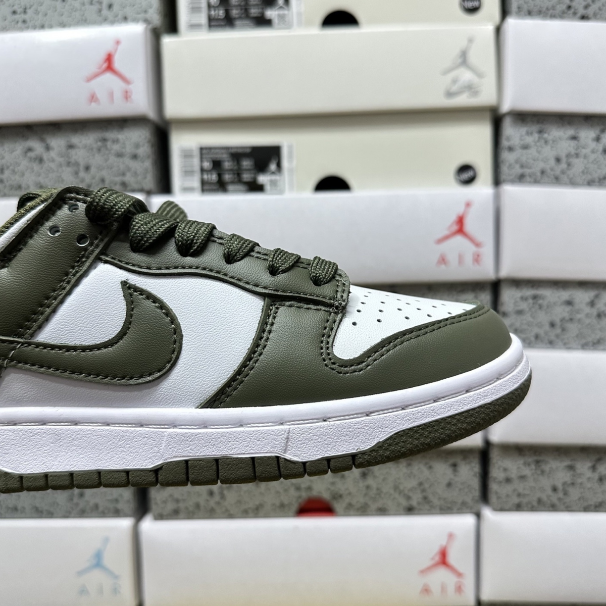 Nike Dunk Low - Medium Olive