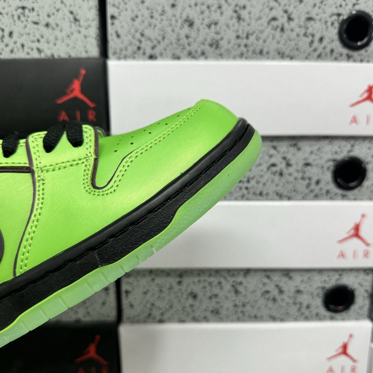 The Powerpuff Girls X Nike SB Dunk Low - Buttercup