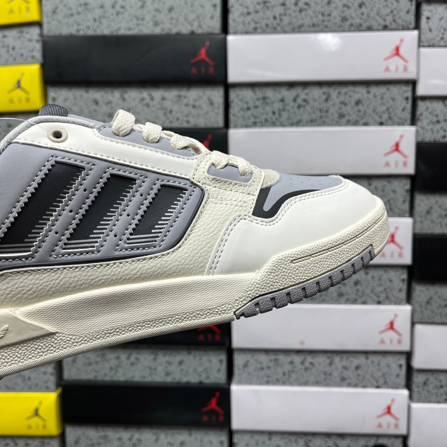 Adidas Drop Step Low 2.0 - Grey Stone / Core Black / Grey Two
