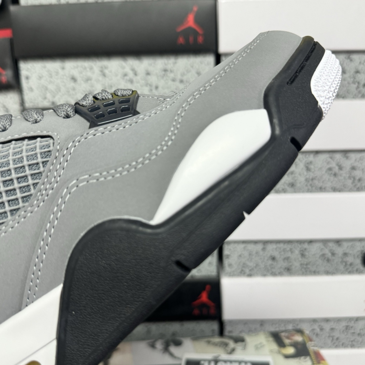 Air Jordan 4 Retro - Cool Grey