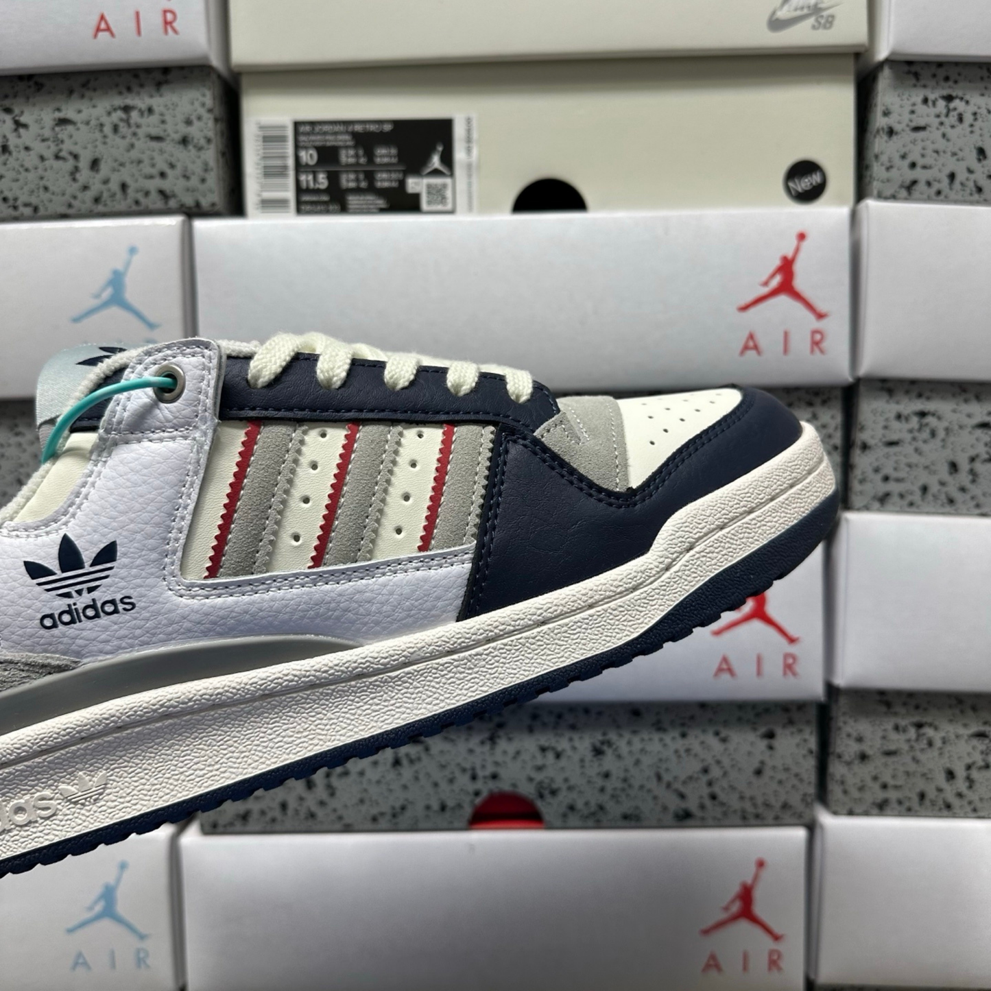 Adidas Forum Low - Collegiate Navy/Clear Granite