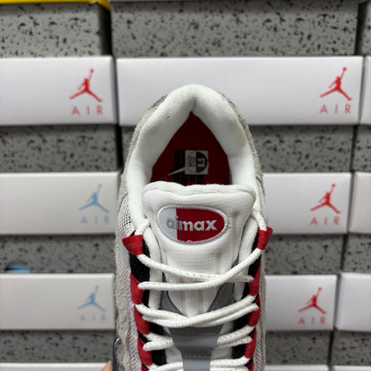 Air Max 95 x Undefeated - Geo Tokyo Bright Crimson