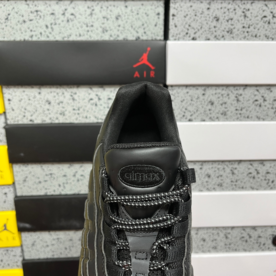Air Max 95 - Triple Black