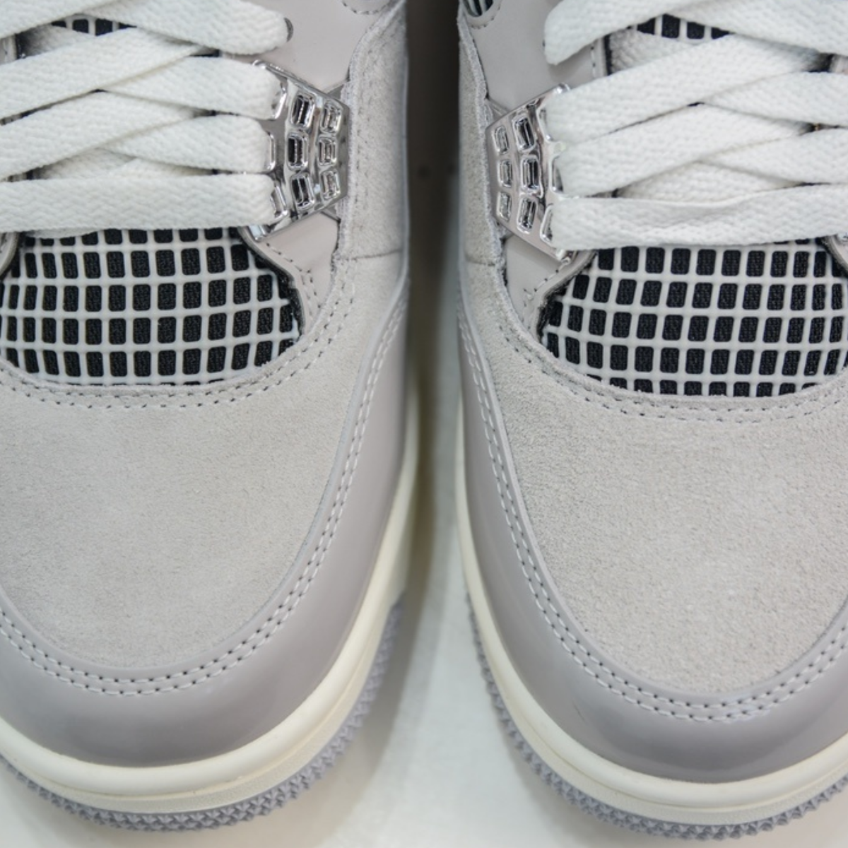 Air Jordan 4 Retro - Frozen Moments