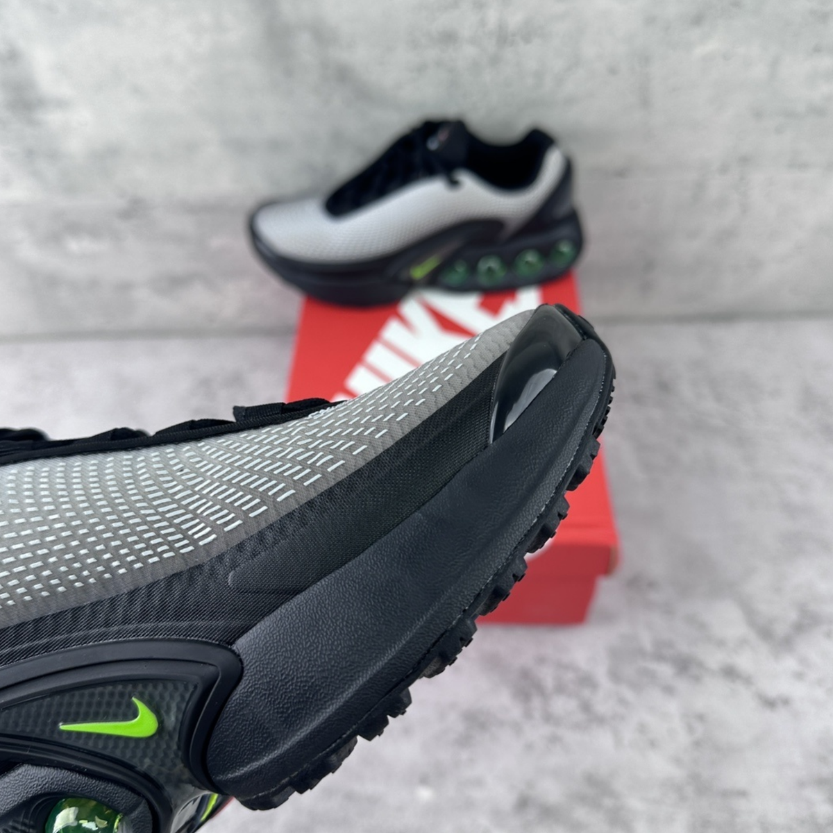 Nike Air Max DN - Silver Black Neon Pulse