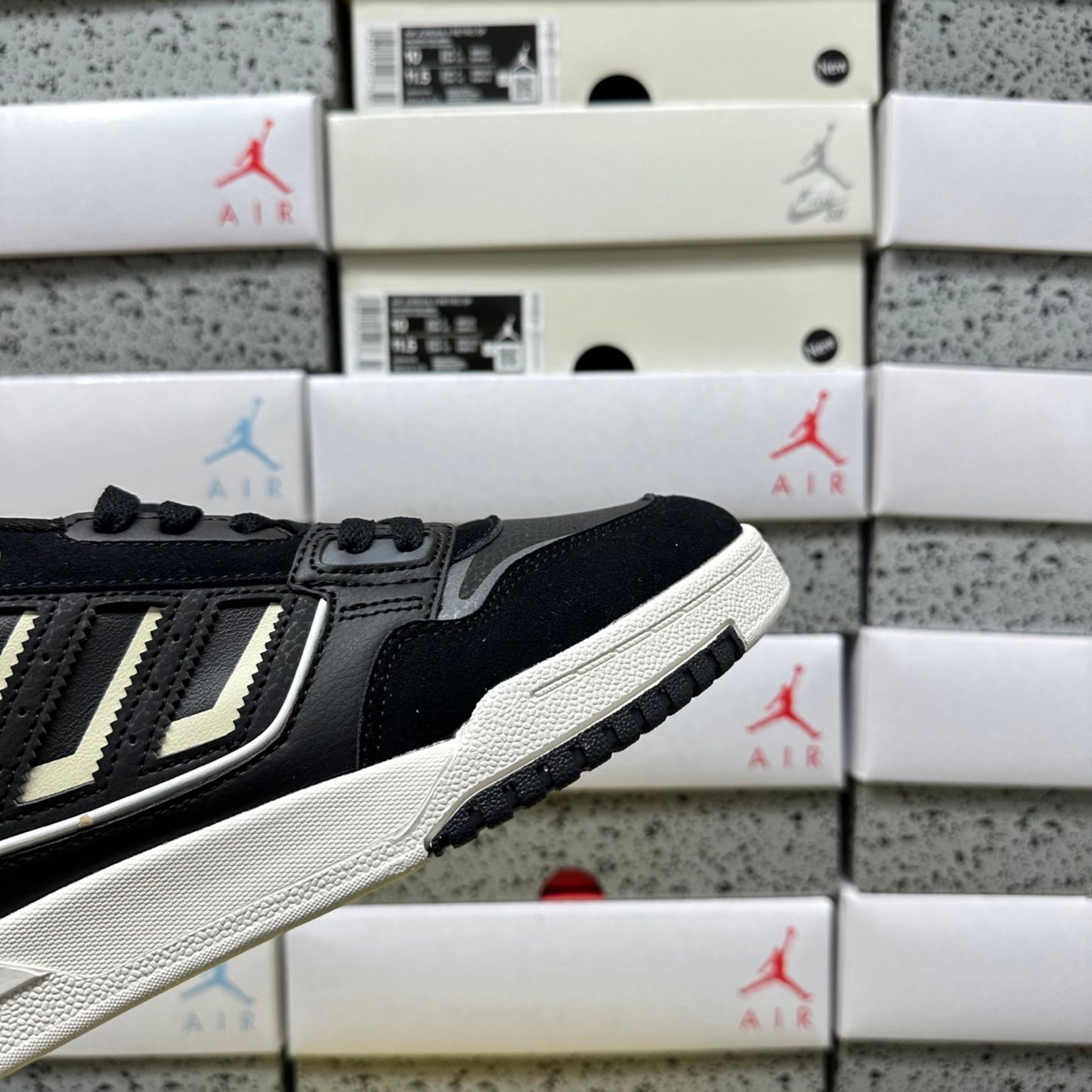 Adidas Drop Step Low 2.0 - Core Black / Chalk White / Carbon