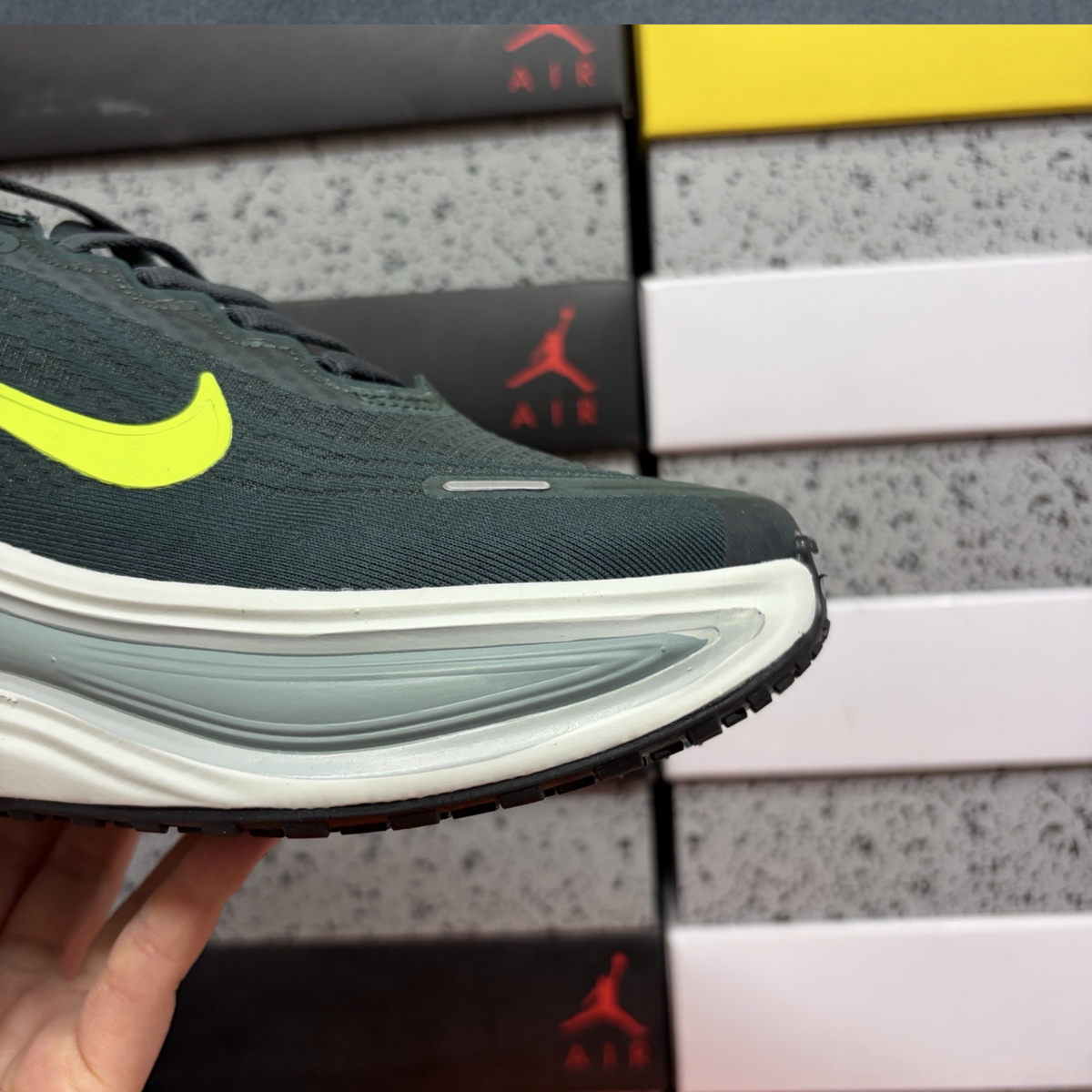 Nike Vomero Plus - Sequia Volt