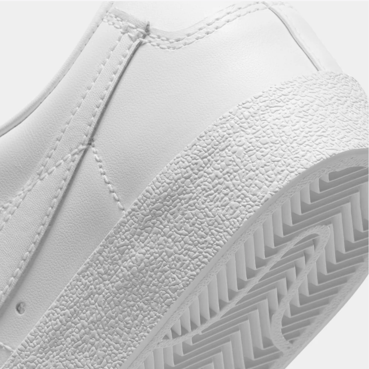 Nike Blazer Low '77  Vintage - Triple White