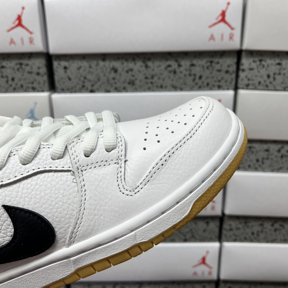 Nike SB Dunk Low Pro - White Gum