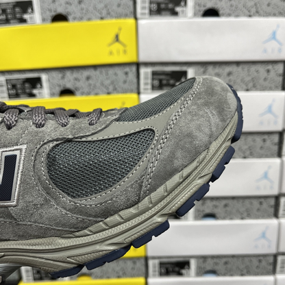 New Balance 2002R - Gore-Tex Castlerock Natural Indigo