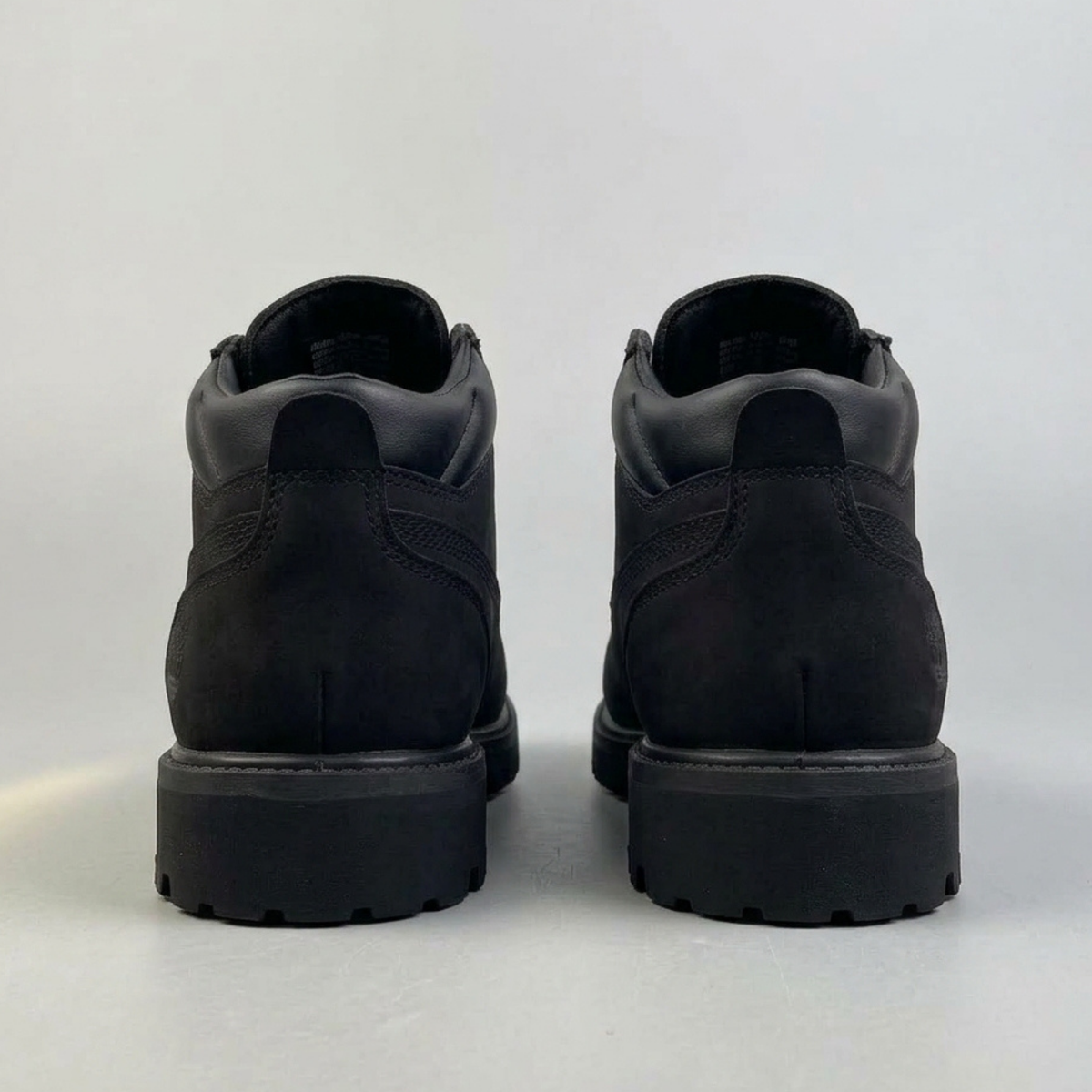 Timberland Heritage Mid Waterproof Chukka Boot - Black