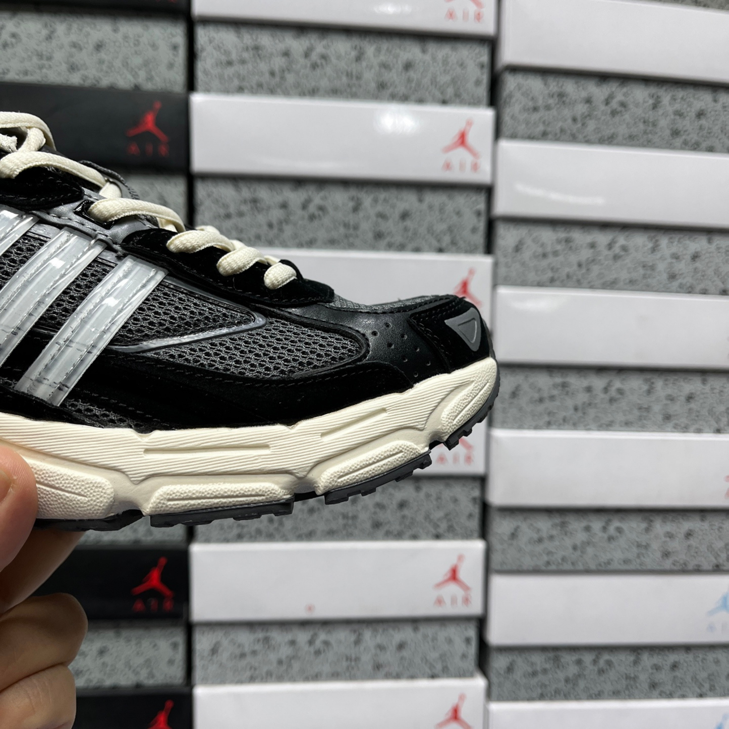 Adidas Response CL - Core Black Grey Four