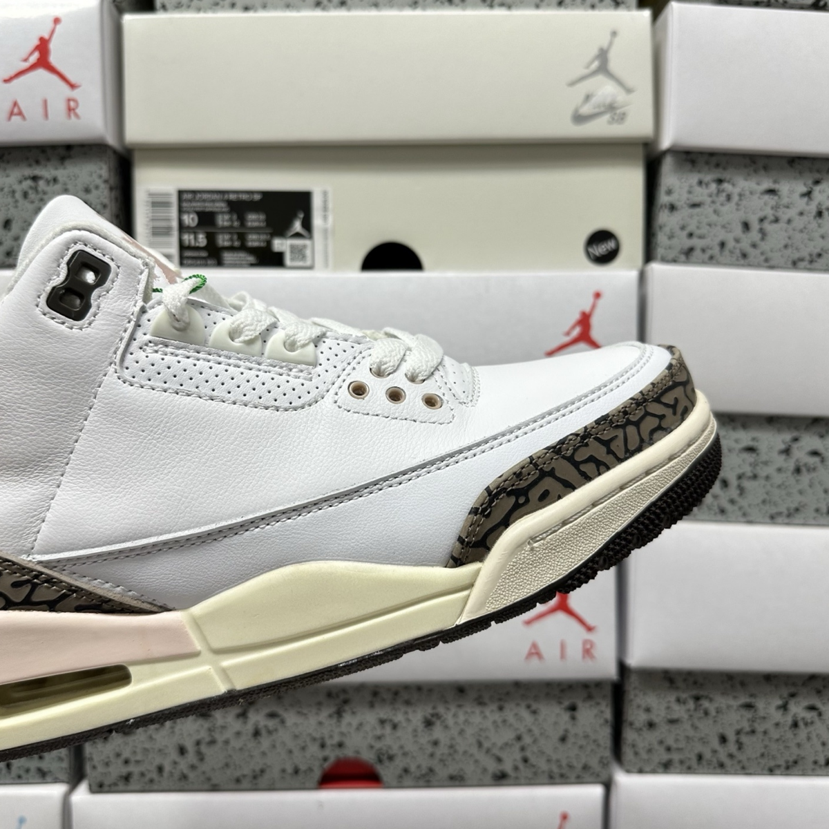 Nike Air Jordan 3 Retro - Neapolitan Dark Mocha