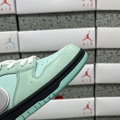 Concepts X Diamond Supply Co. X Nike SB Dunk Low - Tiffany Lobster