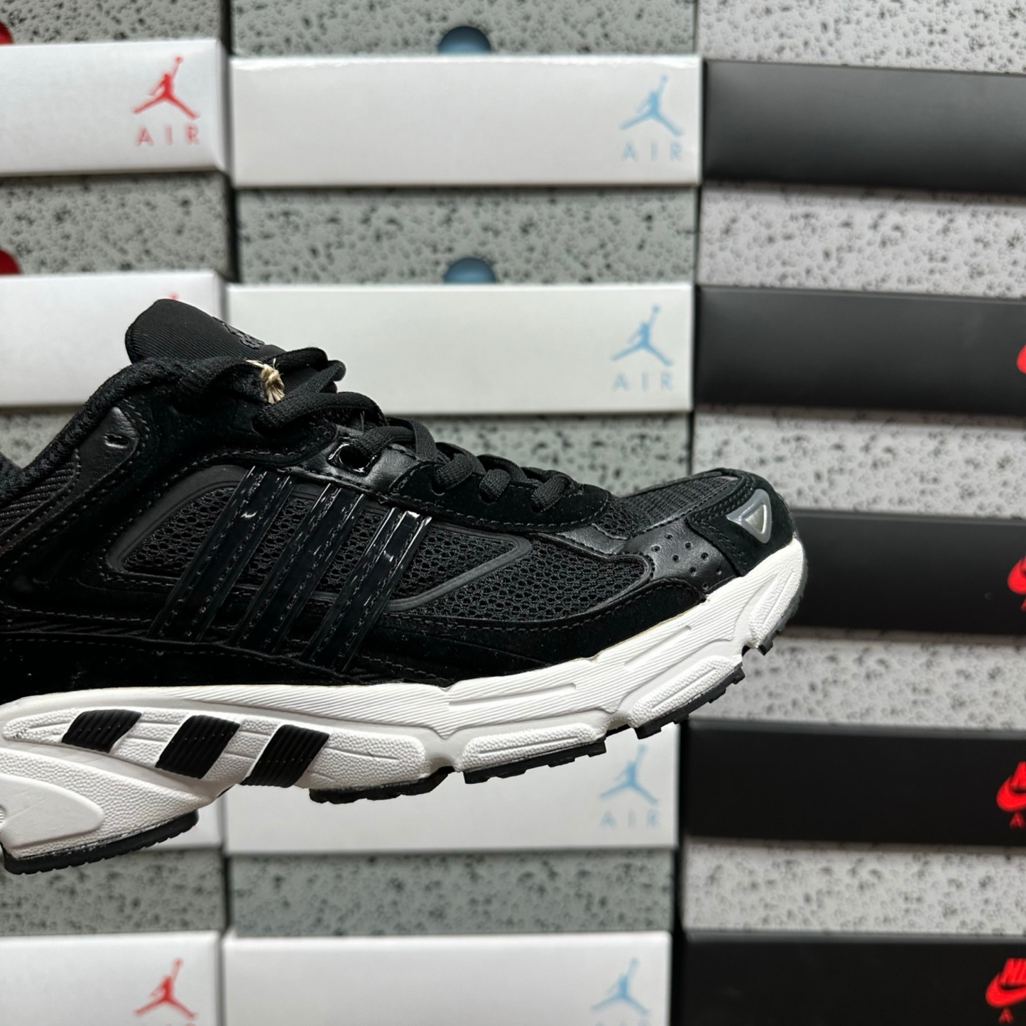 Adidas Response CL - Core Black Cloud White