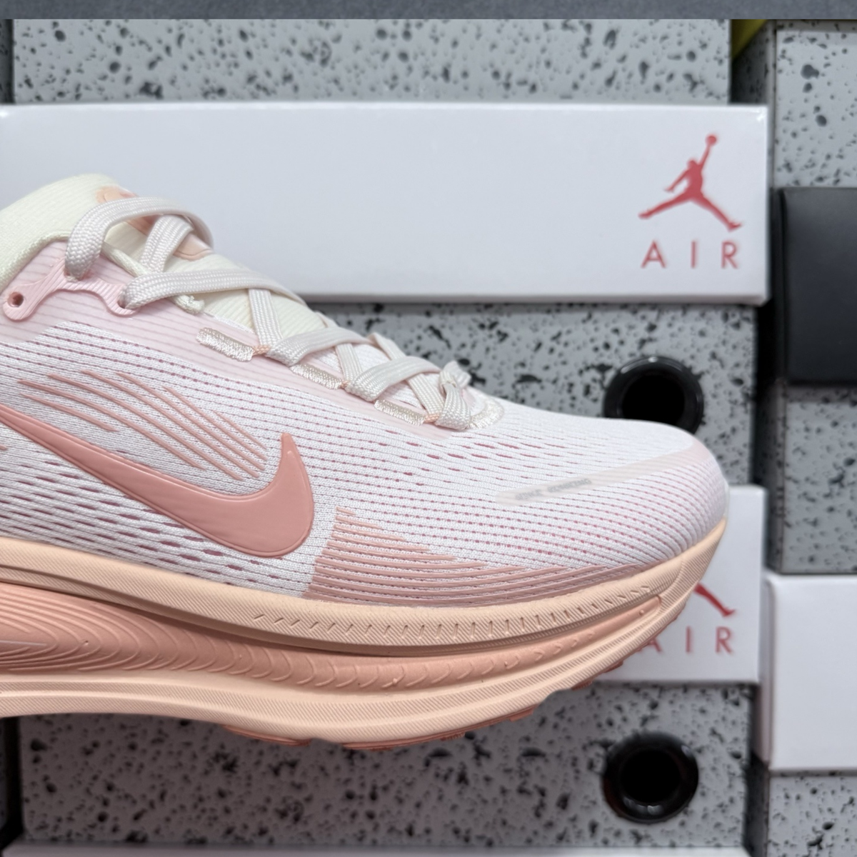 Nike Vomero 18 - Light Soft Pink Madder Root