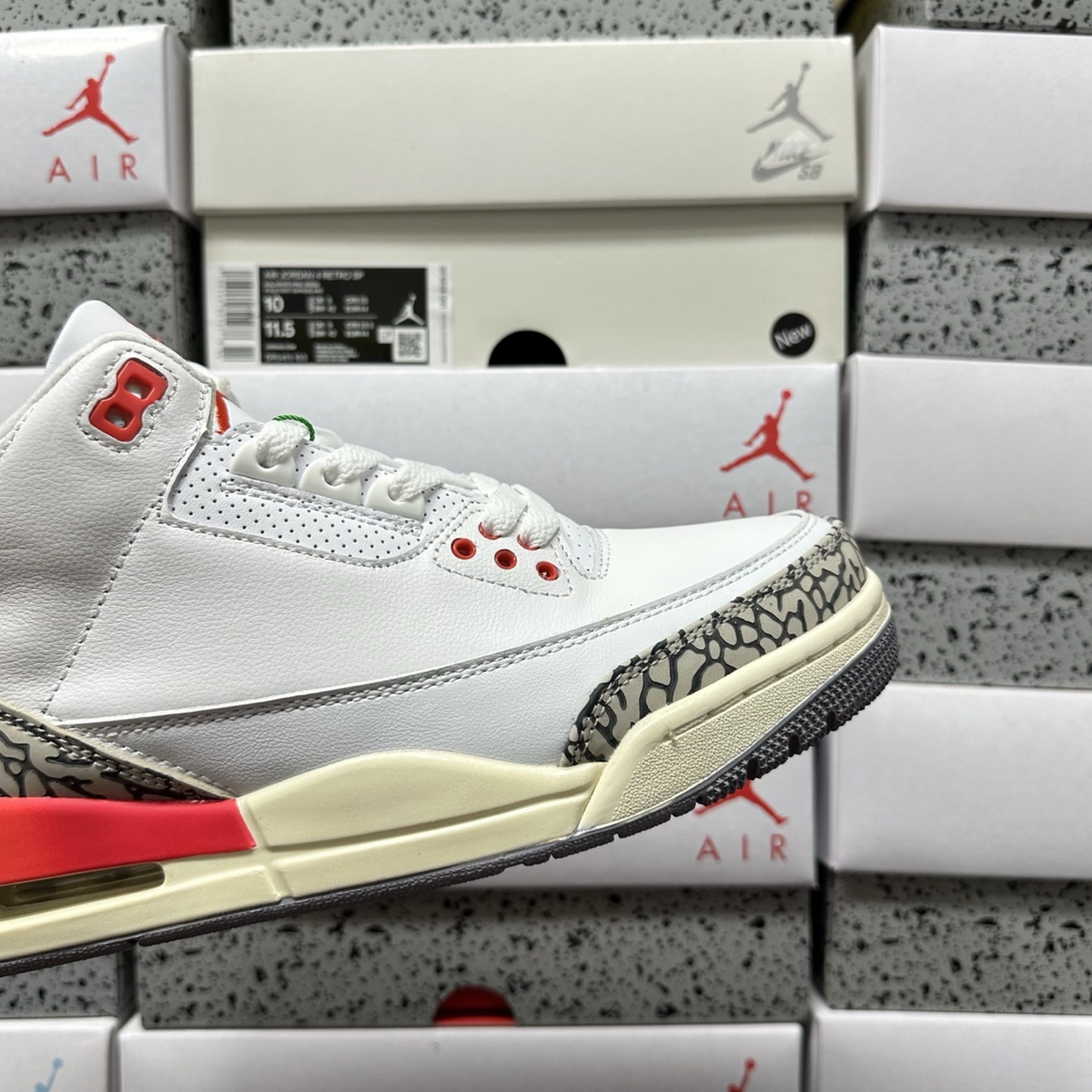 Air Jordan 3 Retro - Georgia Peach