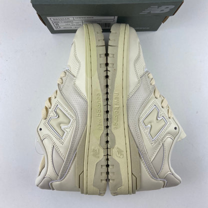 AURALEE  X New Balance 550 - Ecru