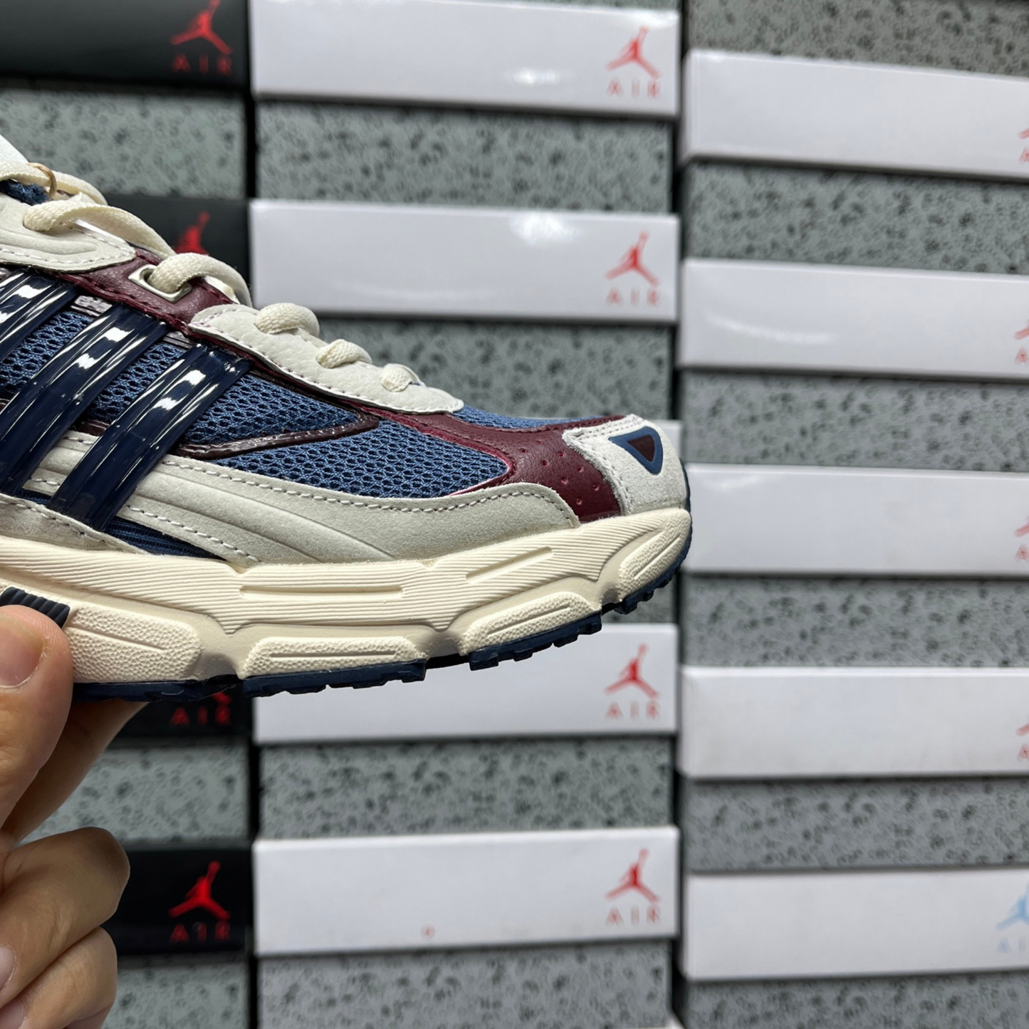 Adidas Response CL - Wonder White Preloved Ink Shadow Red