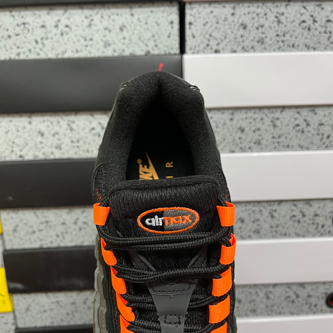Air Max 95 - Black Hyper Crimson