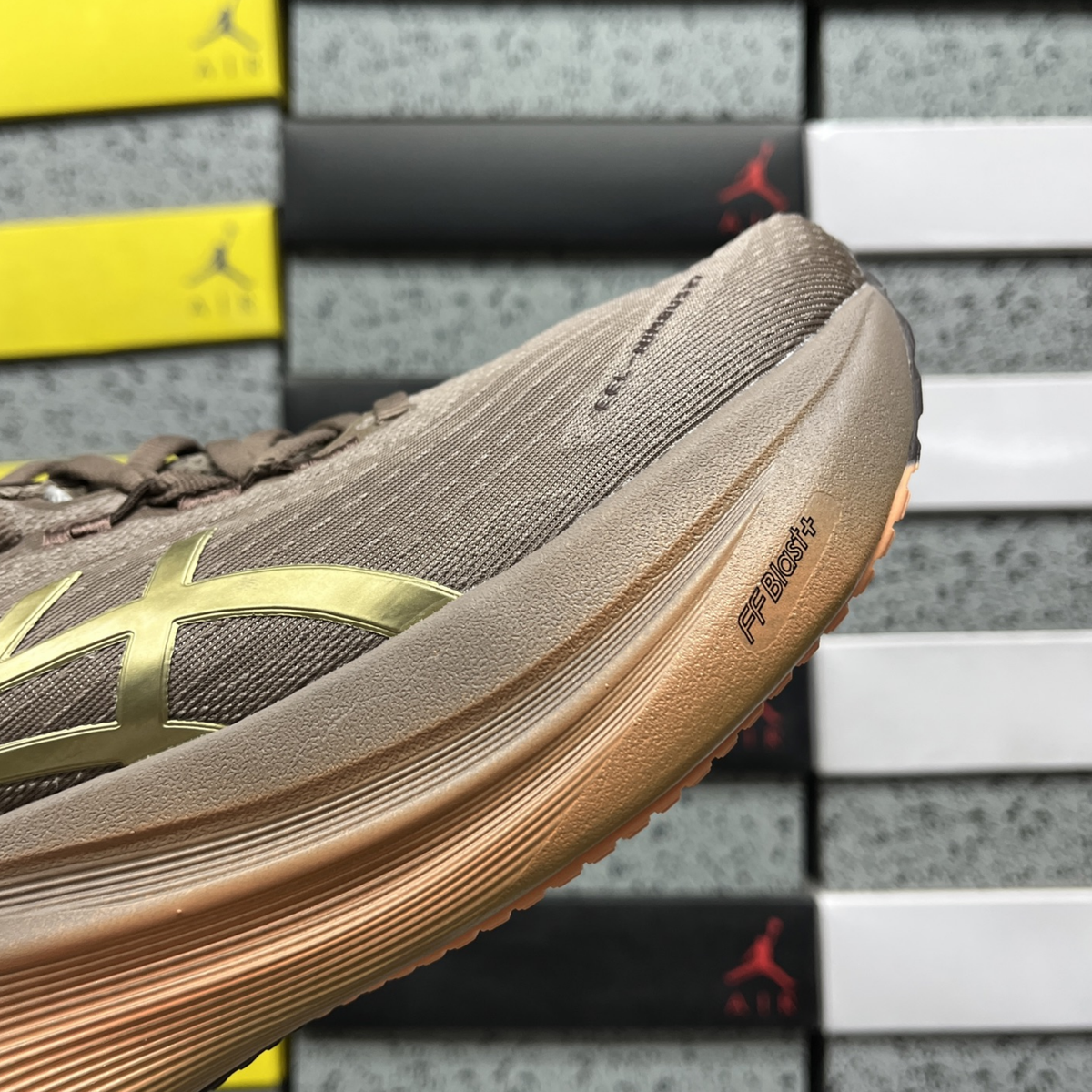 Asics Gel Nimbus 27 Luxe - Luxe / Taupe Grey