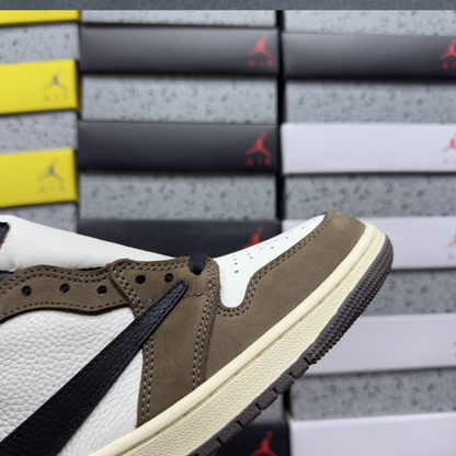 Travis Scott x Air Jordan 1 Retro High OG - Mocha