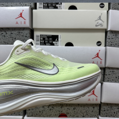 Nike Vomero Plus SE - Sail/Barely Volt/Metallic Silver