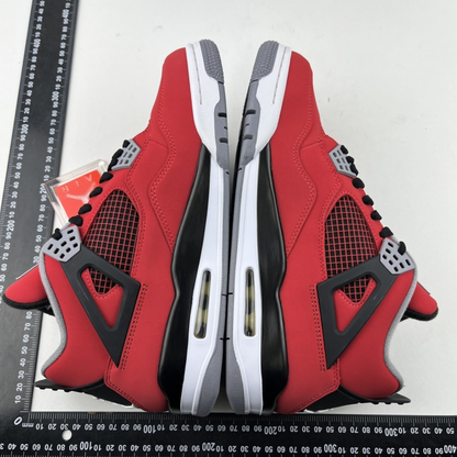Air Jordan 4 Retro - Toro Bravo